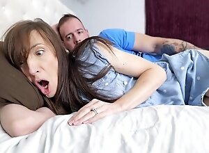 Stepson Sneaks Into Stepmoms Bed And Fucks Her Hard - Absence Her Creampied